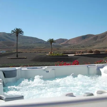 Dui Classic Bb Con Wifi Y Piscina En Yaiza Apartment *